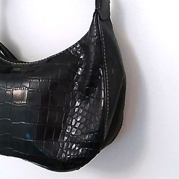 Nine West Black Alligator Design Hand Bag. - Picture 3 of 11